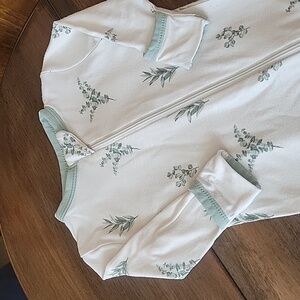 Kyte Botanical Print One Piece Footie Pajamas Sz 0-3M
